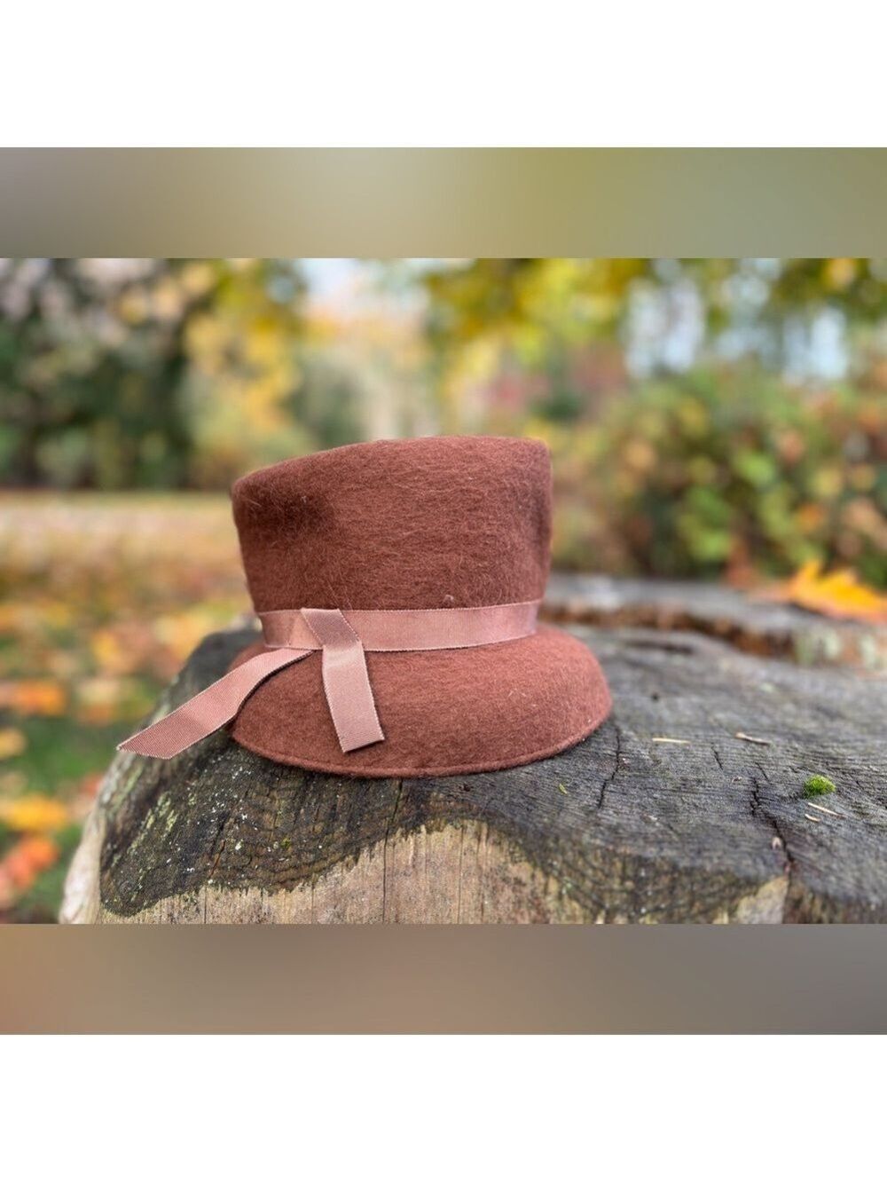 Vintage 1950s Brown Felt Cloche / Mini Top Hat with Satin Ribbon – Couture Fall